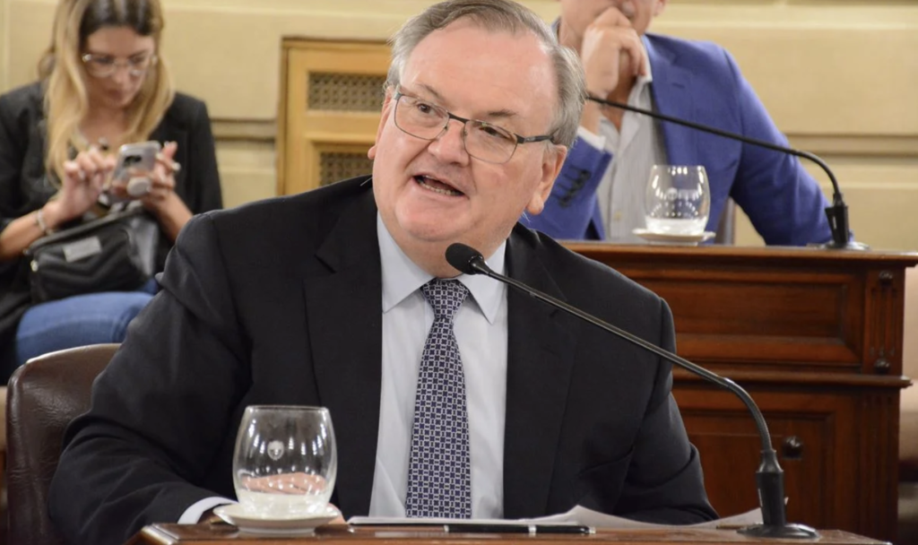 EL SENADOR MICHLIG INFORMÓ QUE EL DPTO. SAN CRISTÓBAL TIENE ASIGNADO PARA EL AÑO EN CURSO $1.834.375.585,51 DEL FONDO DE OBRAS MENORES
